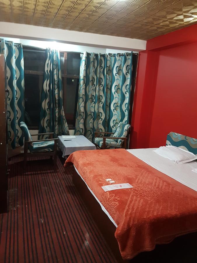 Linkway Hotel Manāli Buitenkant foto