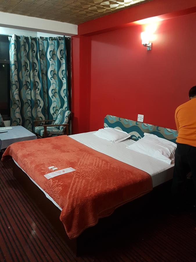 Linkway Hotel Manāli Buitenkant foto